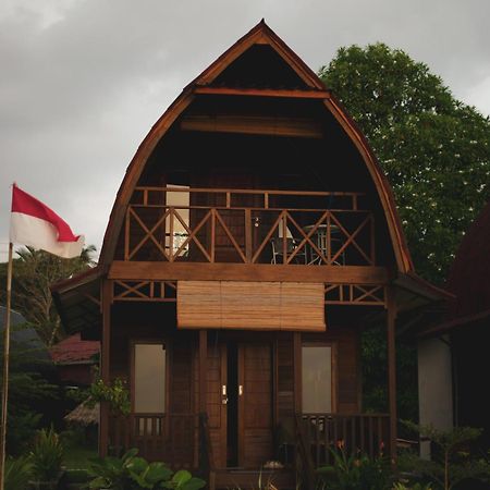 Momos Surf Shack Otel Salul Dış mekan fotoğraf