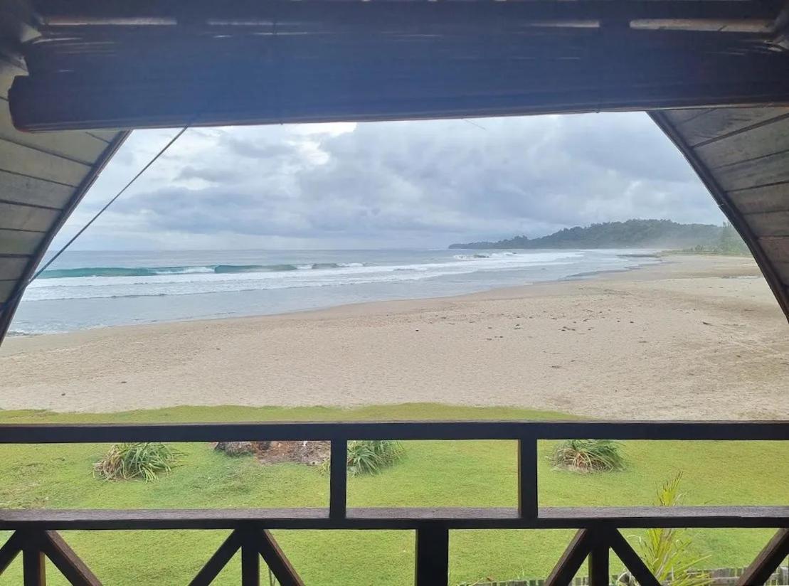 Momos Surf Shack Otel Salul Dış mekan fotoğraf