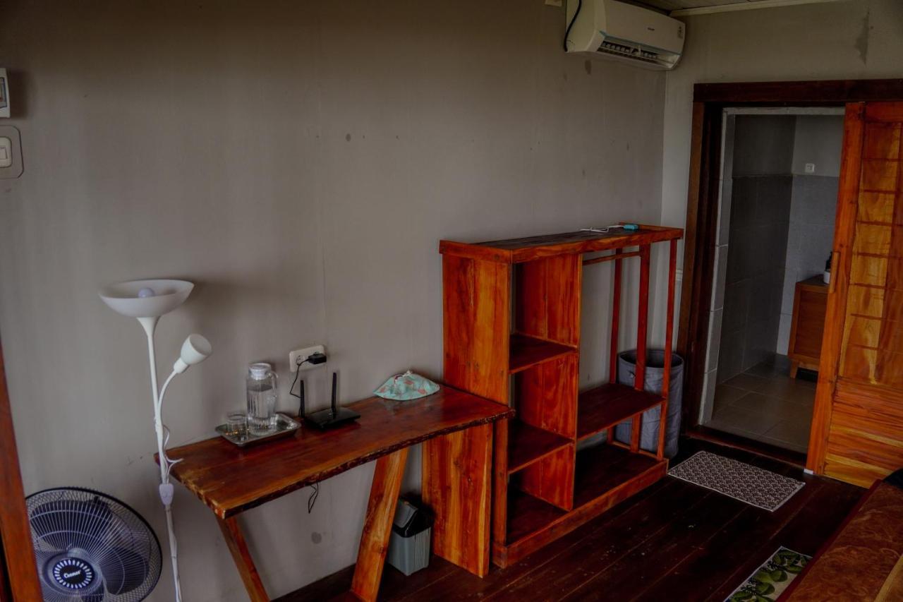 Momos Surf Shack Otel Salul Dış mekan fotoğraf