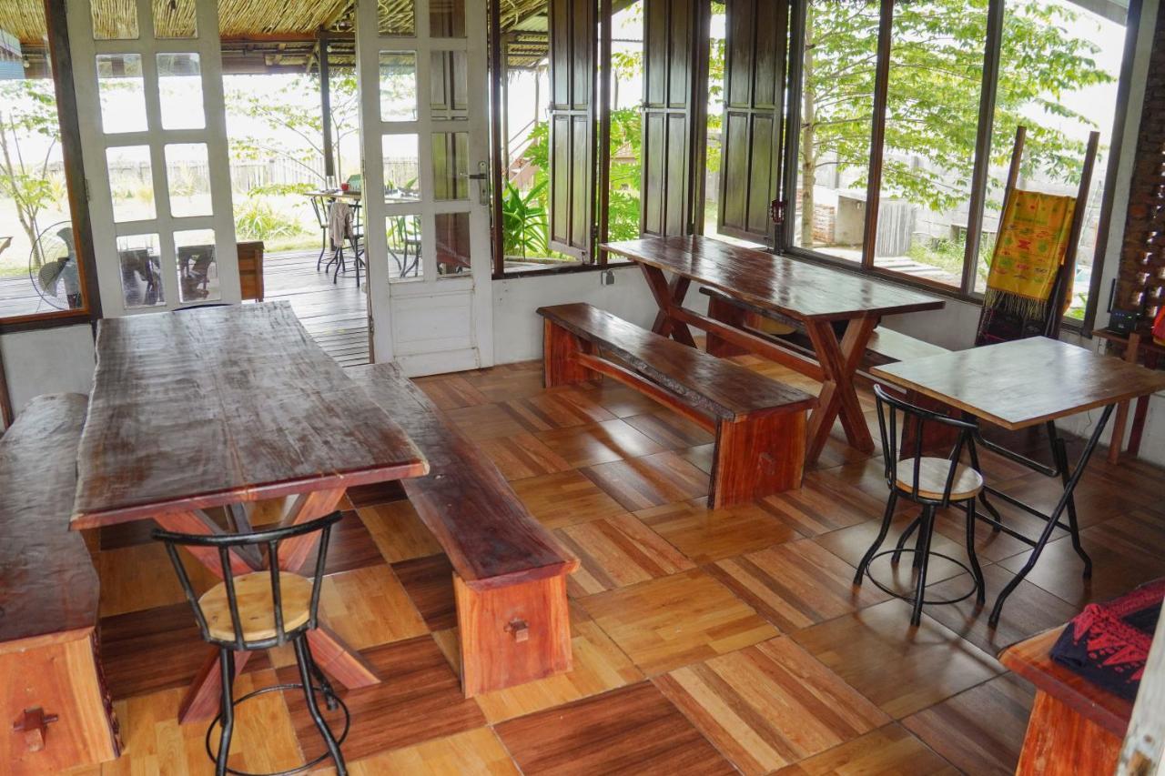 Momos Surf Shack Otel Salul Dış mekan fotoğraf