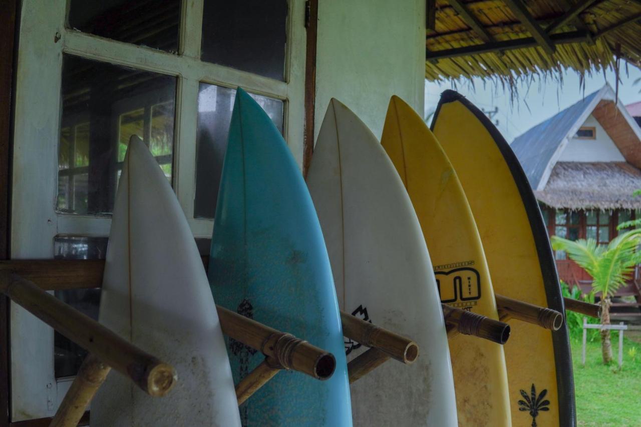 Momos Surf Shack Otel Salul Dış mekan fotoğraf