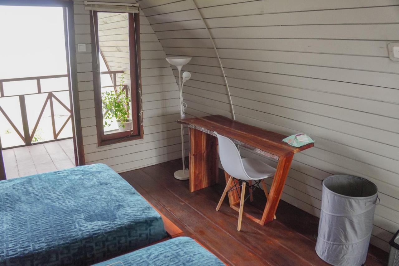 Momos Surf Shack Otel Salul Dış mekan fotoğraf