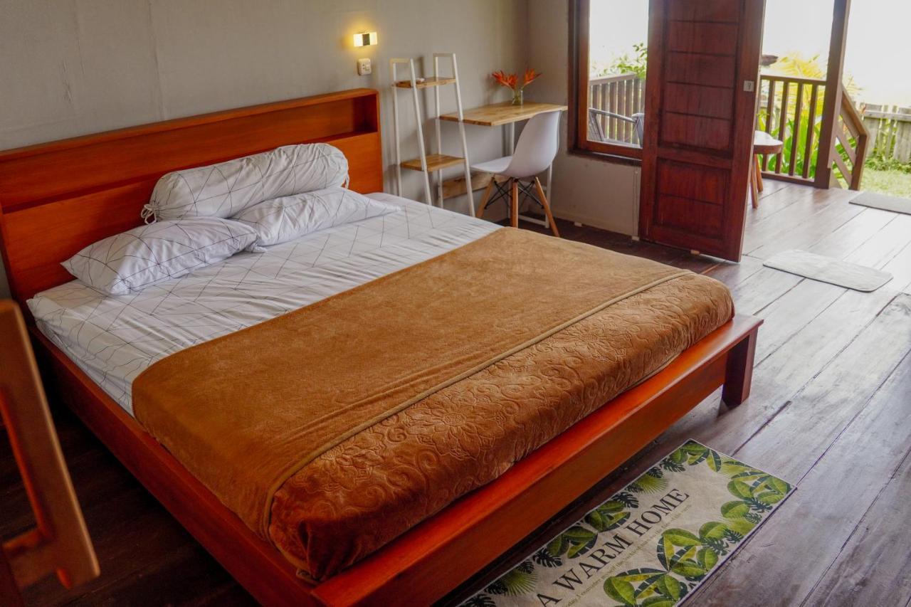 Momos Surf Shack Otel Salul Dış mekan fotoğraf