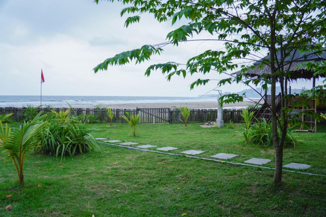 Momos Surf Shack Otel Salul Dış mekan fotoğraf