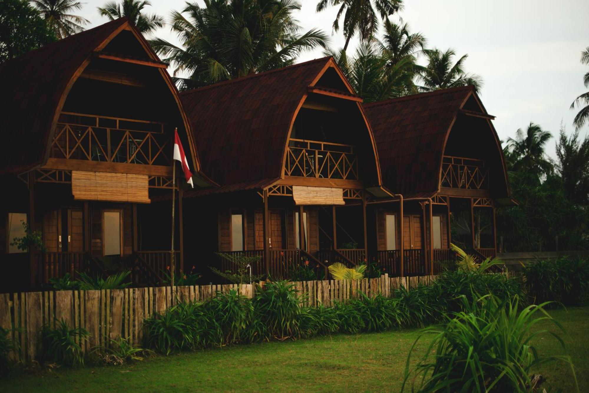 Momos Surf Shack Otel Salul Dış mekan fotoğraf